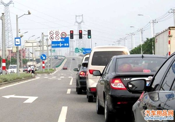 红绿灯路口